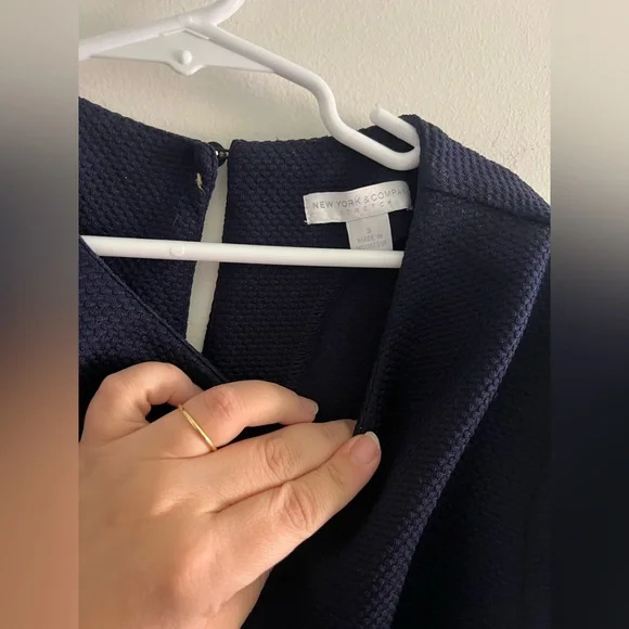 New York & Company Navy Shift Dress Pleated Sleeve Size Small Classic Work Dress - Picture 2 of 6